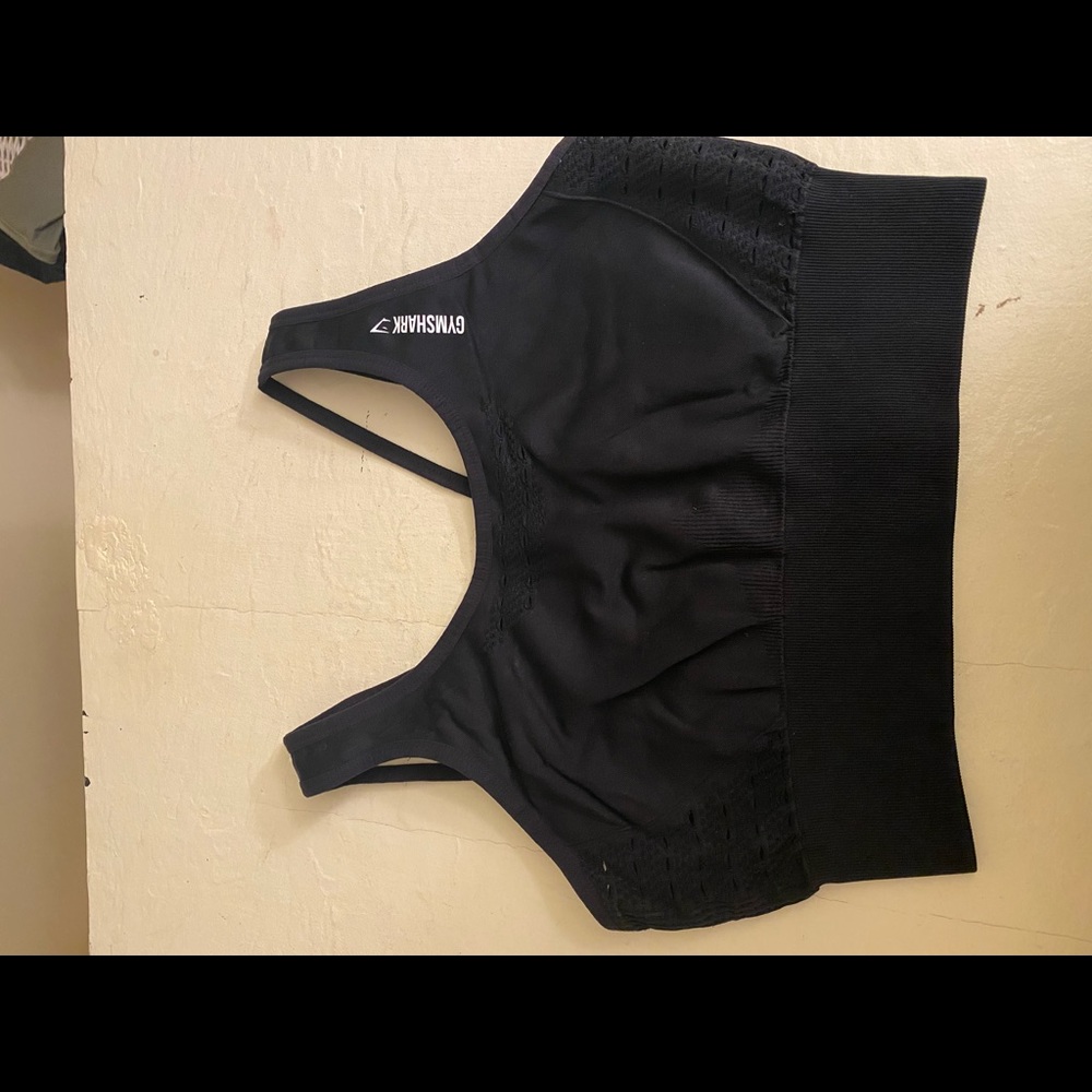Black Gymshark sports bra